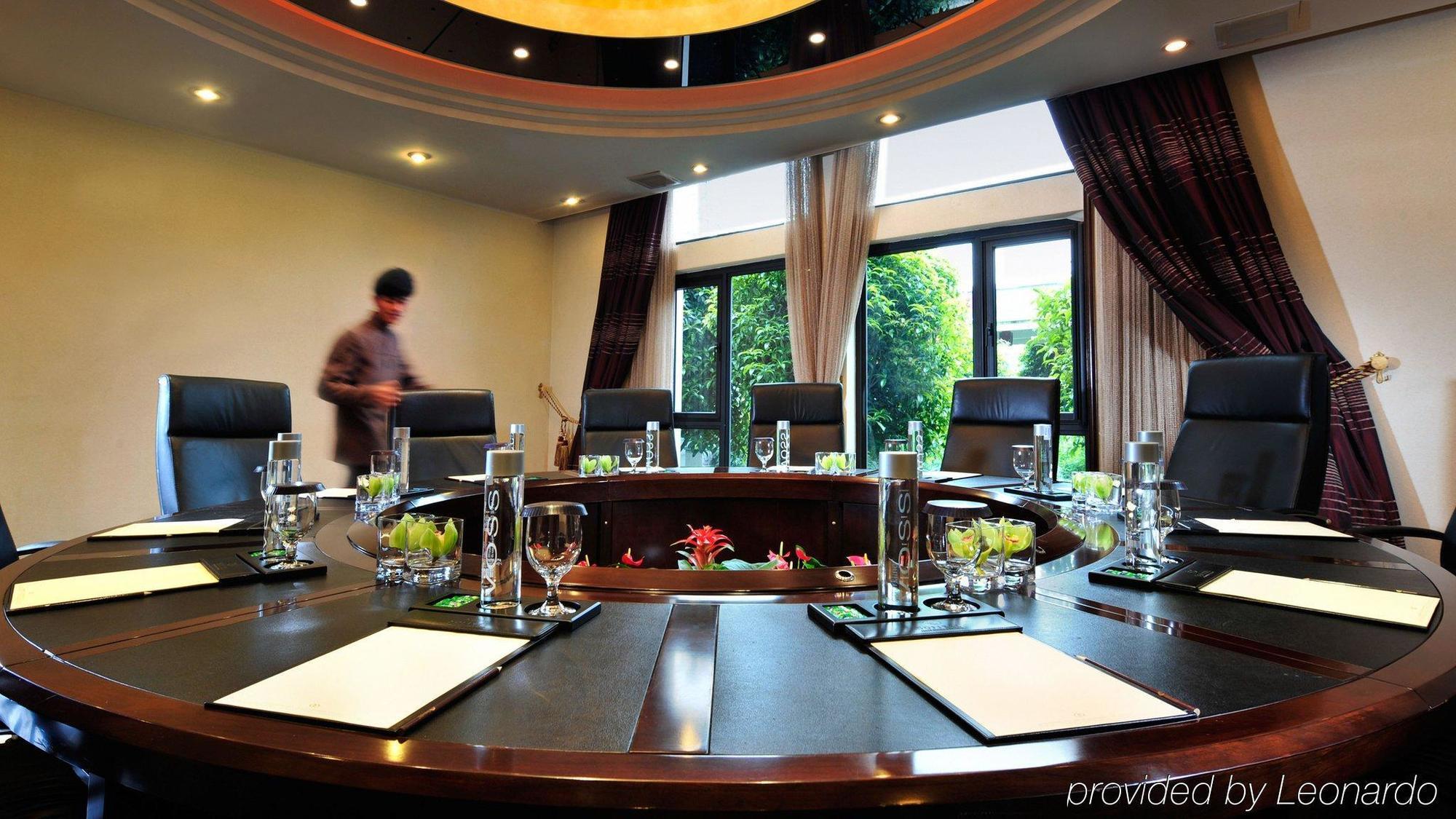 Crowne Plaza Hangzhou Xanadu Resort Esterno foto