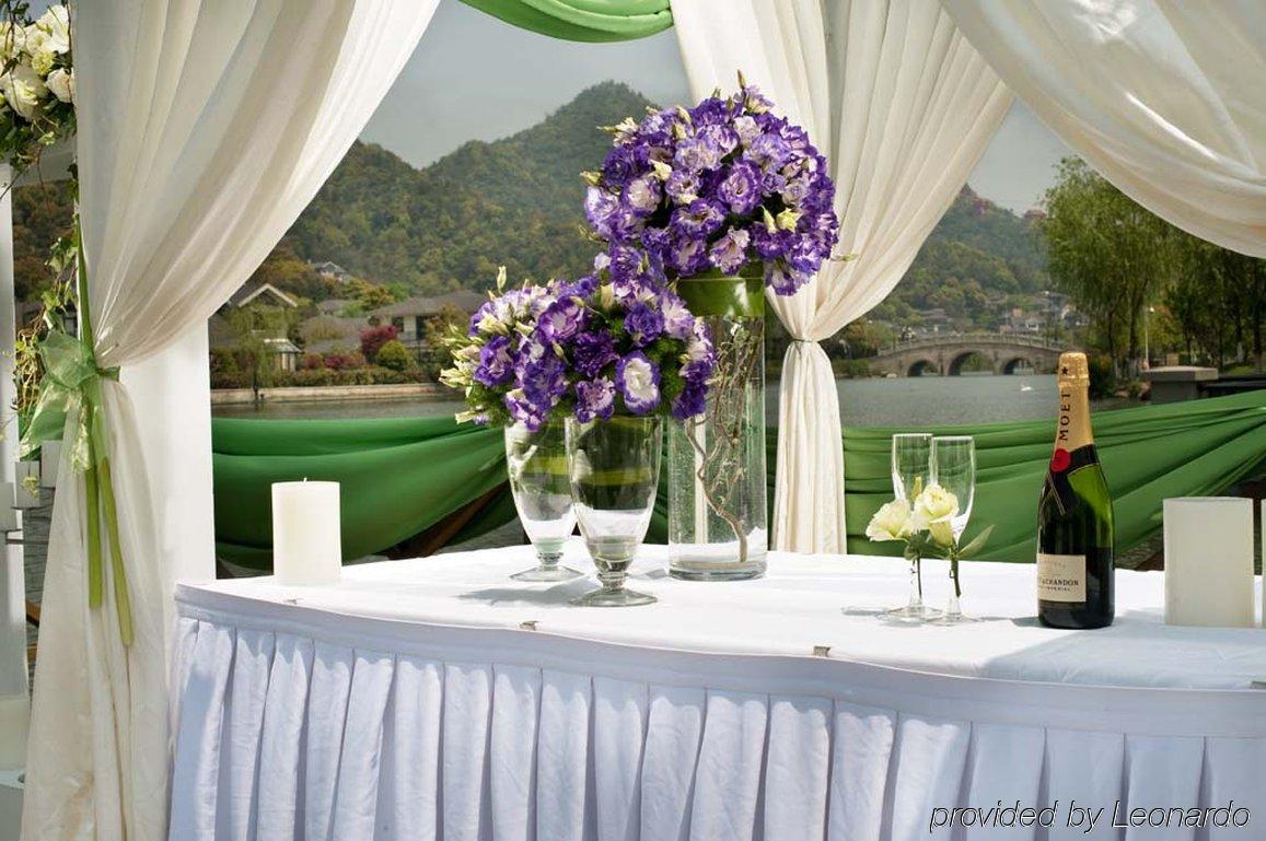 Crowne Plaza Hangzhou Xanadu Resort Ristorante foto